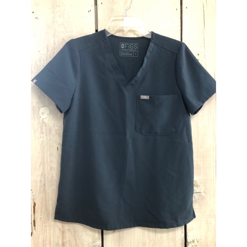 Figs nursing top